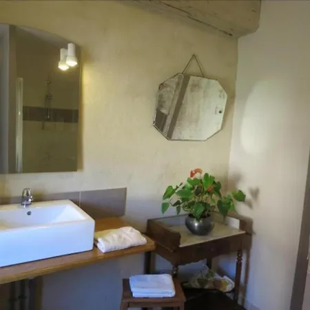 Appartement 2 Rue De Cinq Ans: Le Grand